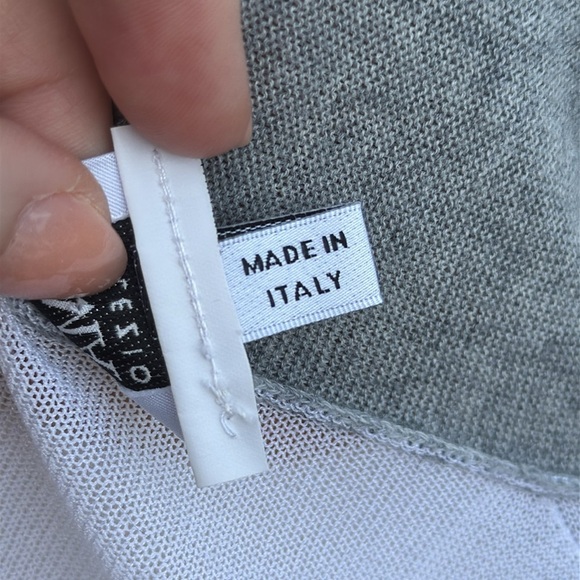 Armani Collezioni gray and white sweater, size 8 - Picture 5 of 5